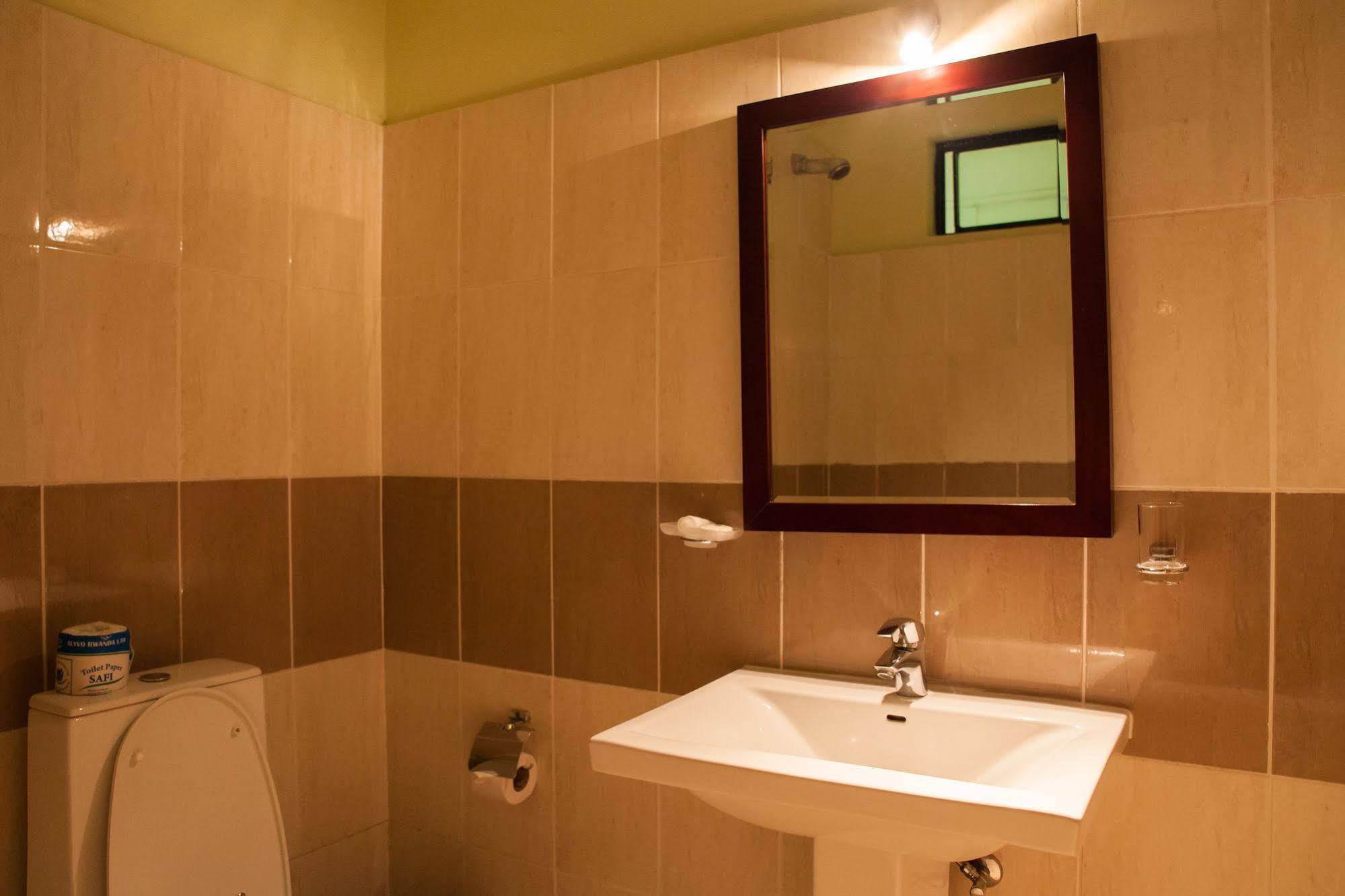 Gorillas Lake Kivu Hotel جيسايني المظهر الخارجي الصورة